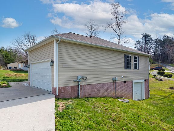 5th image of 1299 E Pittsburg Church Rd