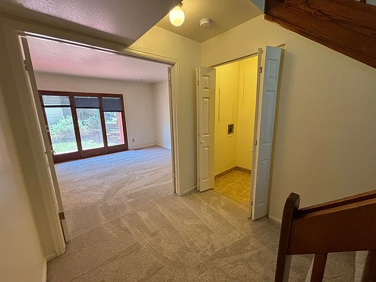 1047 Mirrormere Cir — Photo 16