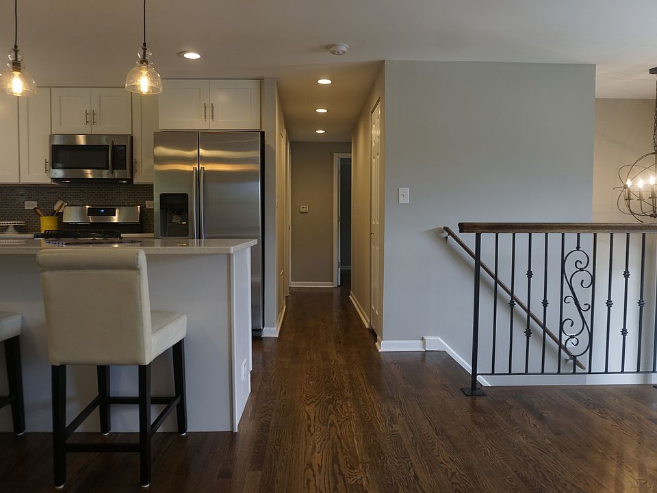 1st image of 420 Milford Ct