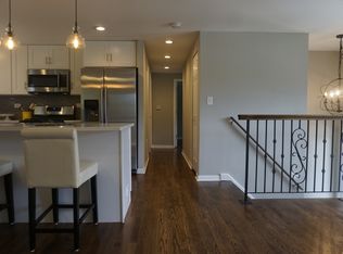 420 Milford Ct, Schaumburg, IL 60193