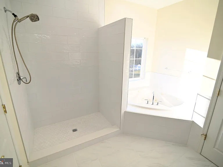 7001 Chaptico Ct — Photo 84