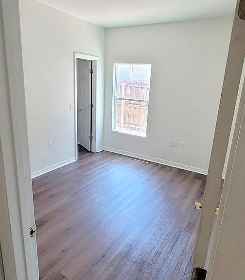 1004 Park Central Cir — Photo 5