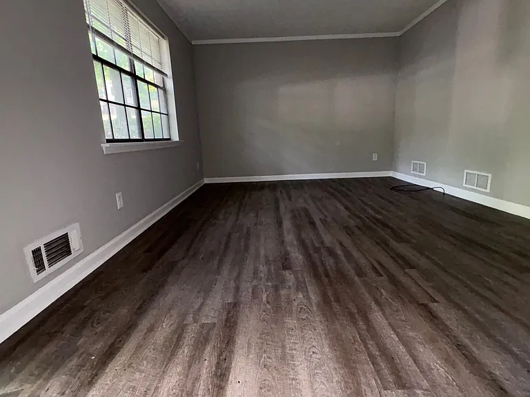 3932 Tanglewood Rd — Photo 2