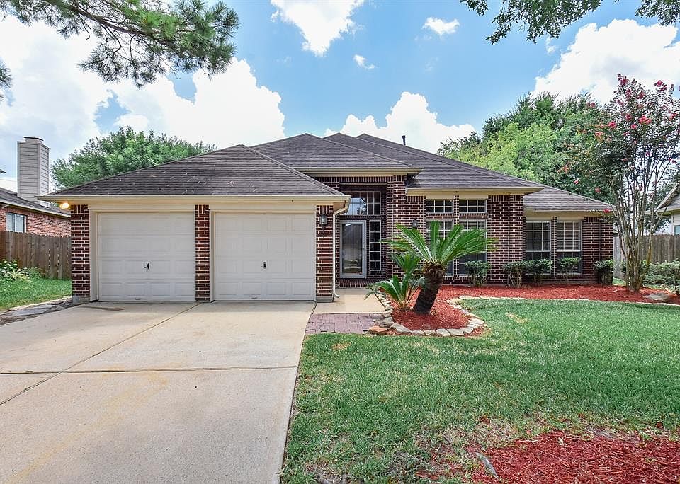 1st image of 10010 Hidden Falls Dr