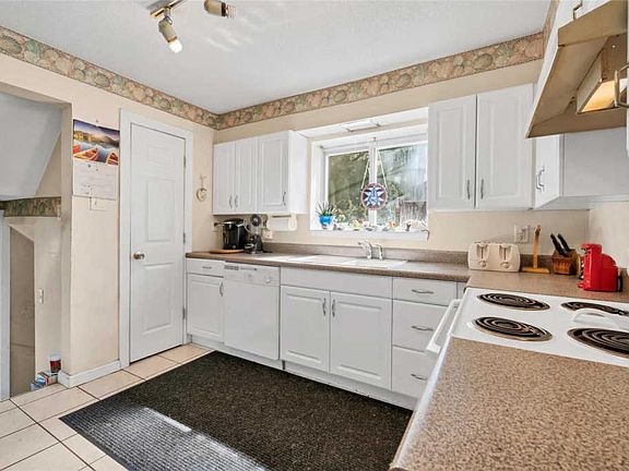 5th image of 2432 Charlack Ave