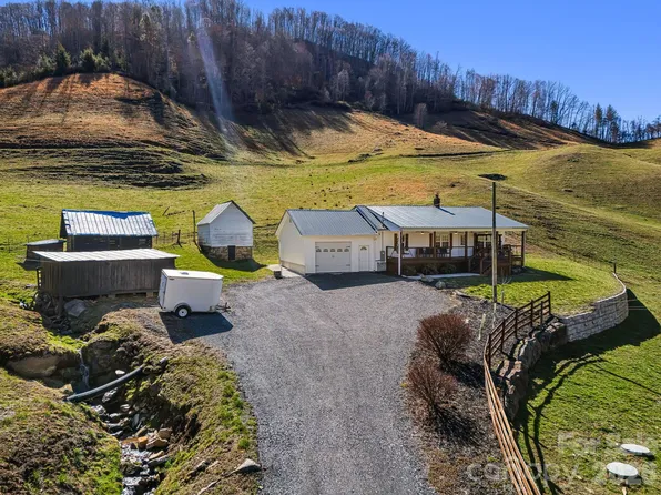 867 Indian Creek Rd, Burnsville, NC 28714