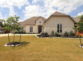 108 Lakeshore Ct, Clute, TX 77531
