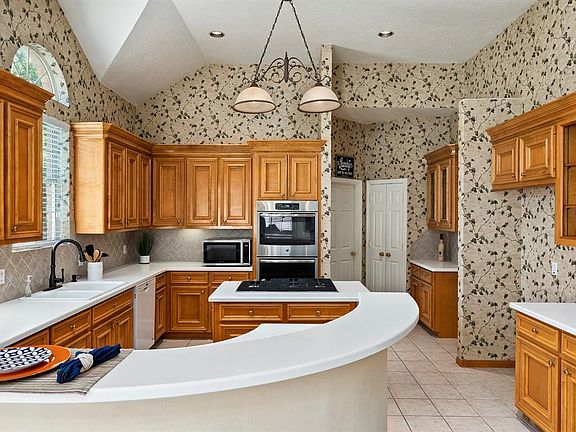 5th image of 21818 W Yaupon Cir