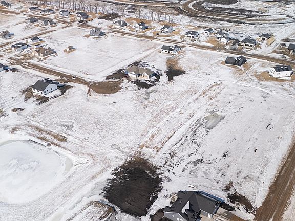 5th image of 200 Laverne Ln