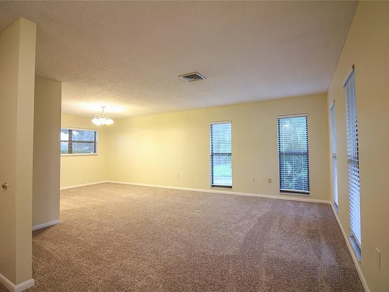 2014 Charnes Dr — Photo 3