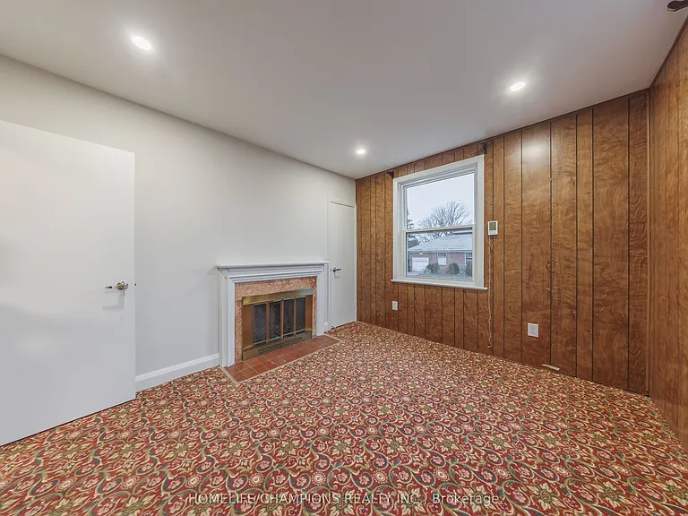 44 Marydon Cres — Photo 11