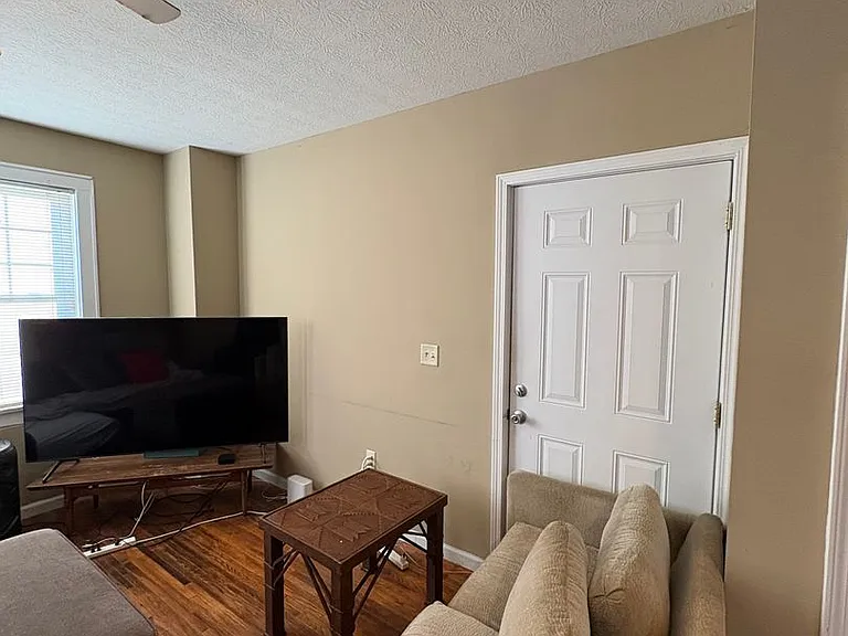 2536 Adams Ave — Photo 4