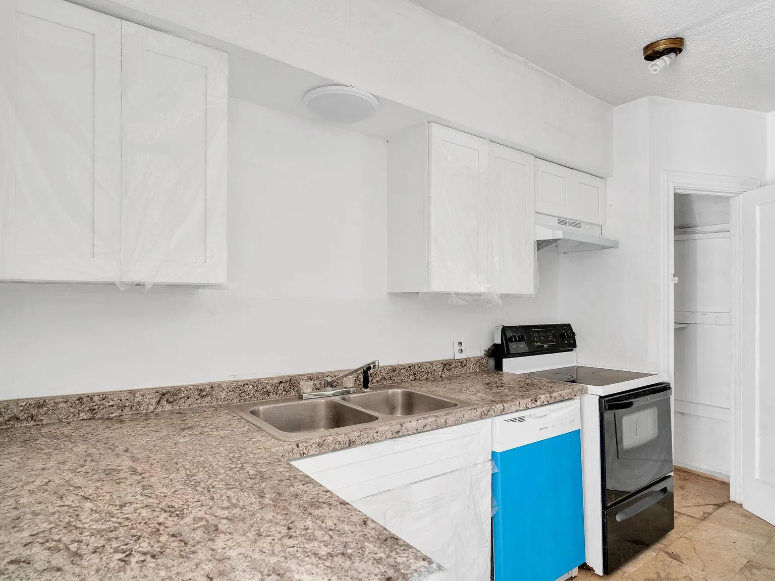 3 bed, 2.5 bath, 1486 sqft, $2,250 — Photo 4