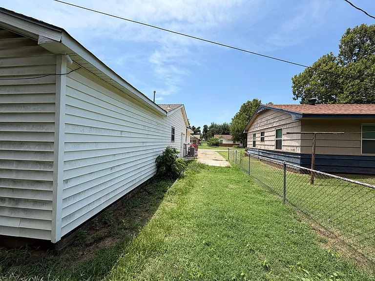 3506 N Peniel Ave — Photo 7