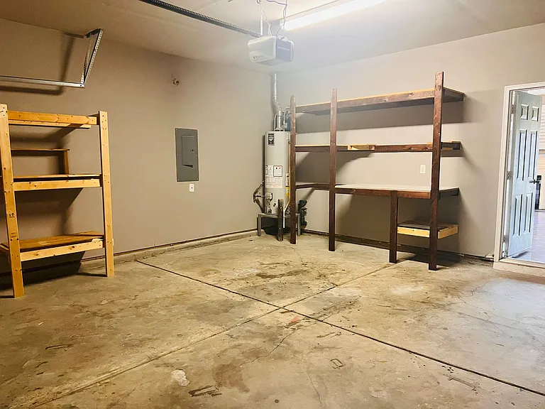 105 Charing Pl — Photo 33