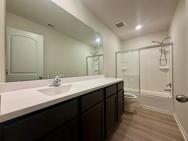 305 Eastwood Flats Dr — Photo 4