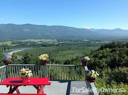 Amazing views
						:
						Mt. Baker and the Skagit River