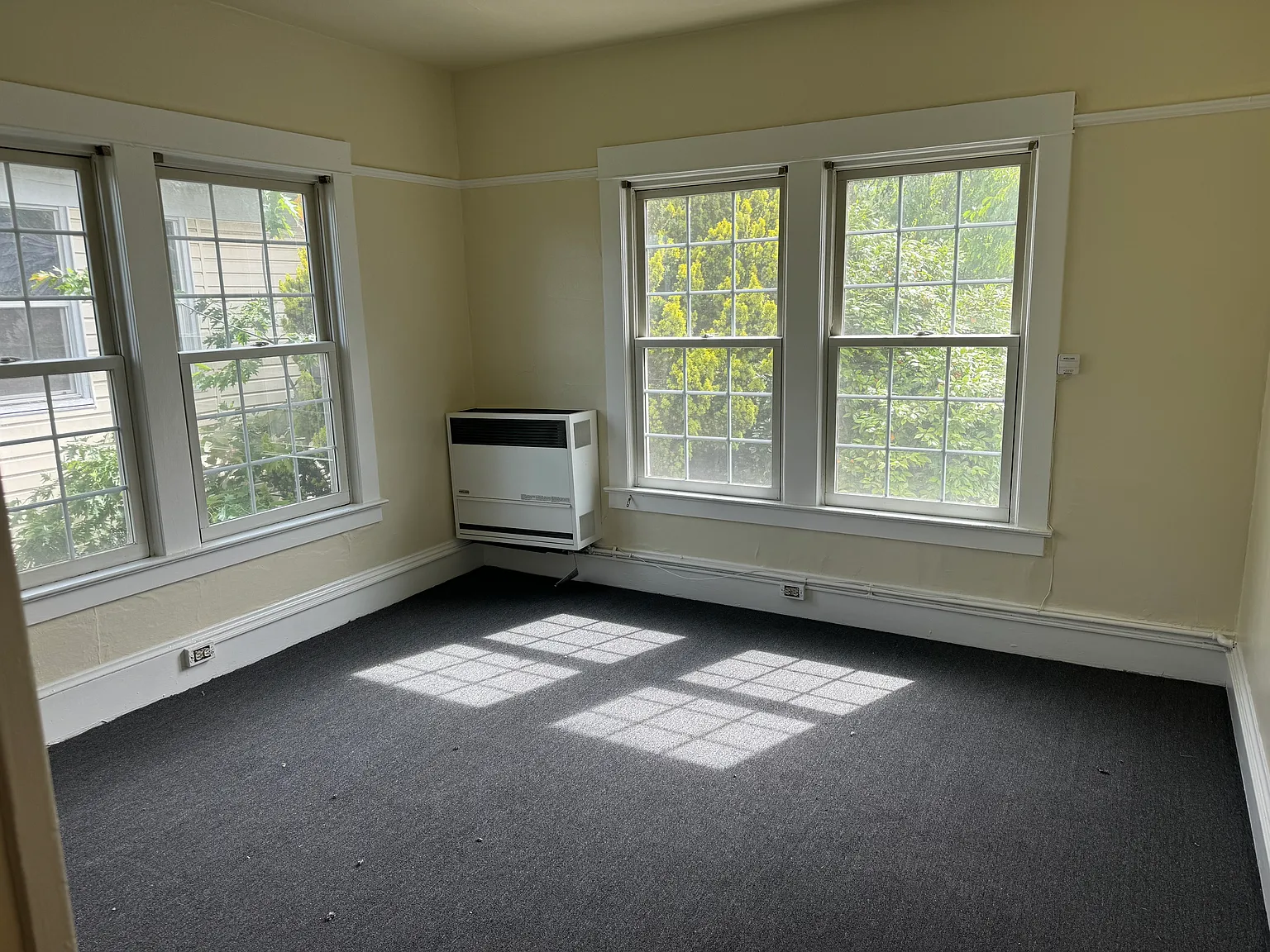 Studio, 400 sqft, $1,195 — Photo 3