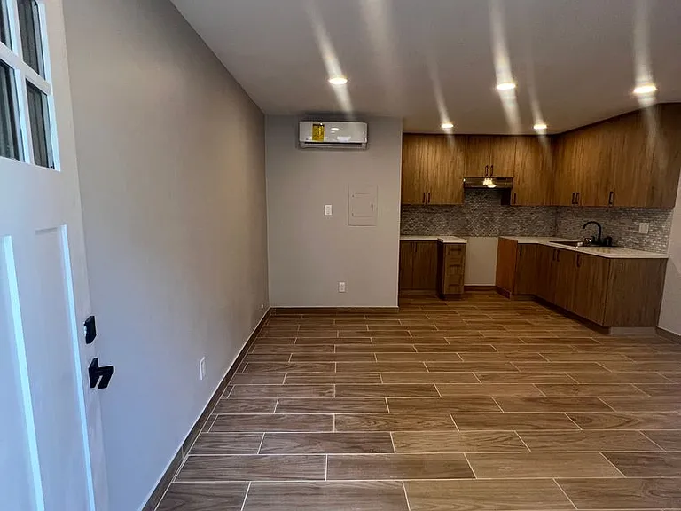 20301 Cohasset St — Photo 15