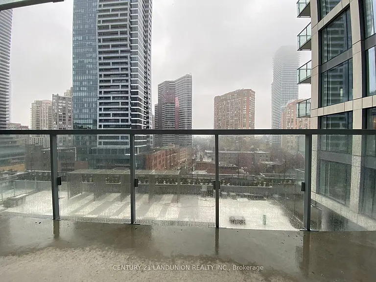 3 Gloucester St #812 — Photo 8