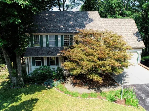 2520 Arbor Bluff Dr, Huntingdon, PA 16652