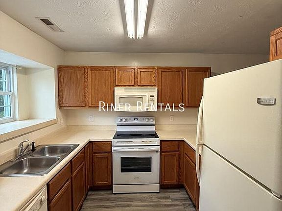 3rd image of 2412 Millwood Loop