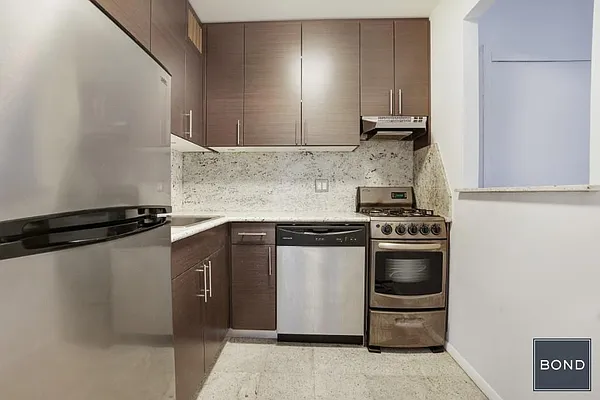 Rented by Bond New York | media 6