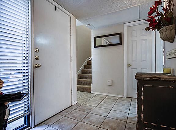 3rd image of 2976 Country Place Cir