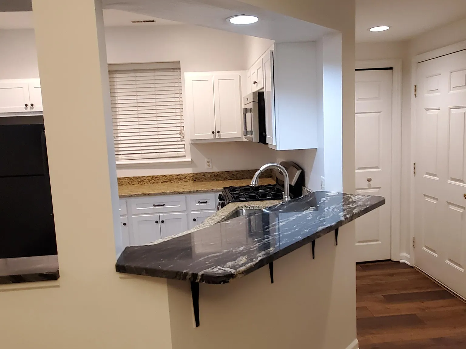 3 bed, 1500 sqft, $2,150 — Photo 4