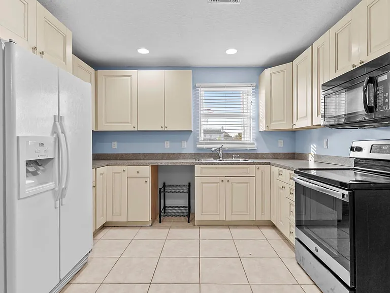 141 NE Naranja Ave — Photo 11