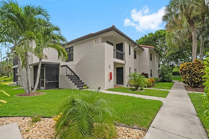 21669 Tall Palm Cir — Photo 2