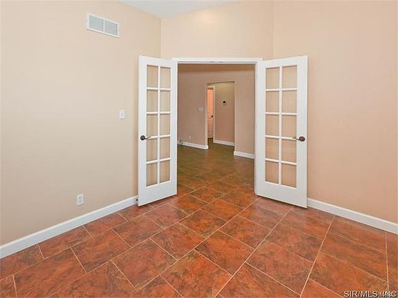 5th image of 115 Baneberry Dr