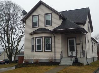 31 Roosevelt Ave, Somerset, MA 02726