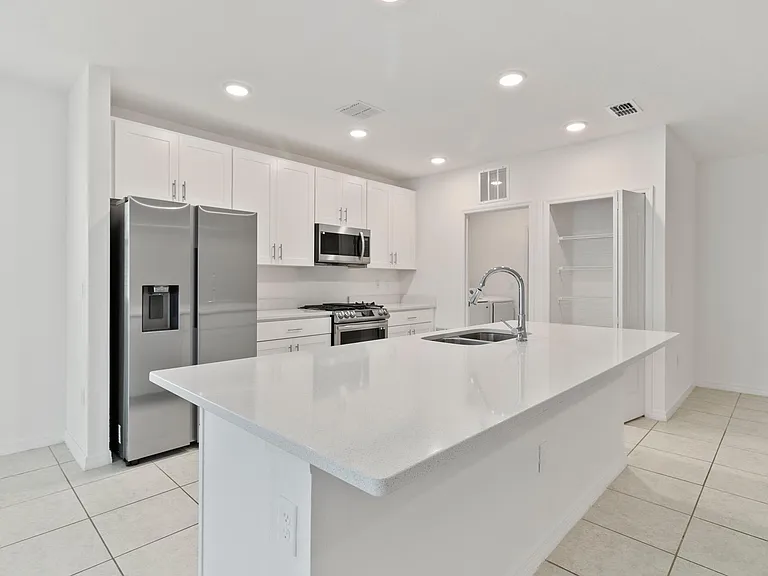 1154 Oak Bluff Dr — Photo 7