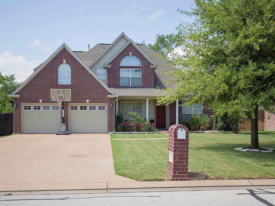 1st image of 105 Sophia Ln