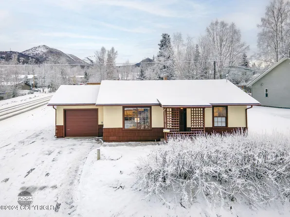 11539 Aurora St, Eagle River, AK 99577