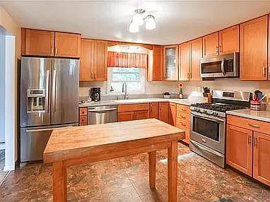 2nd image of 5 Sudbury Ln