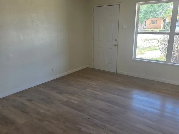 1506 W Yucca Ave, Artesia, NM 88210