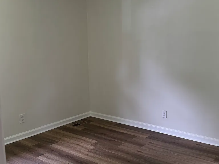 713 S Lovell Ave — Photo 6