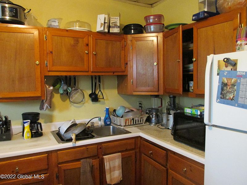 3rd image of 906 River Street