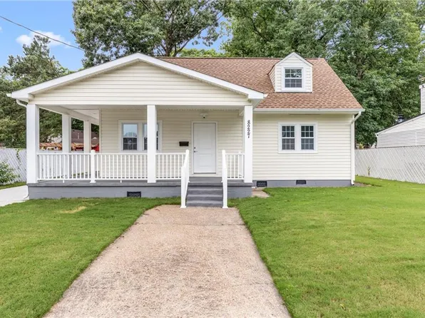 8227 Briarwood Cir, Norfolk, VA 23518