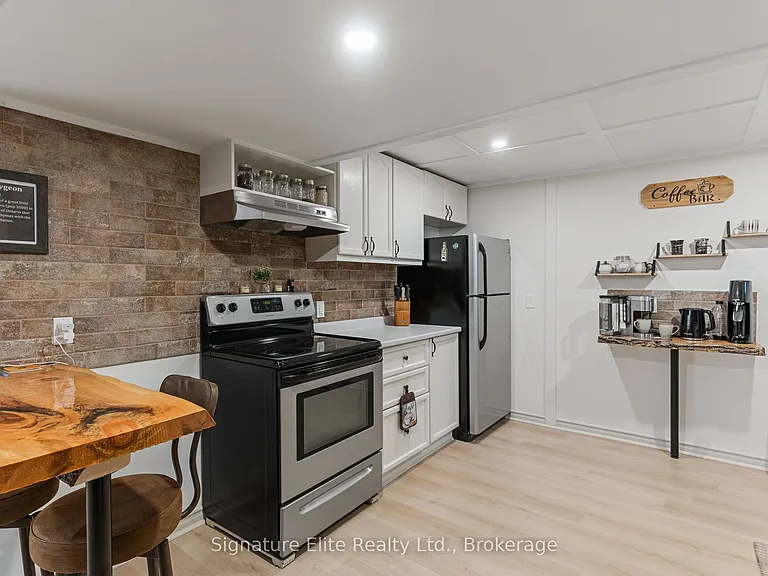 35 Cedartree Ln — Photo 9