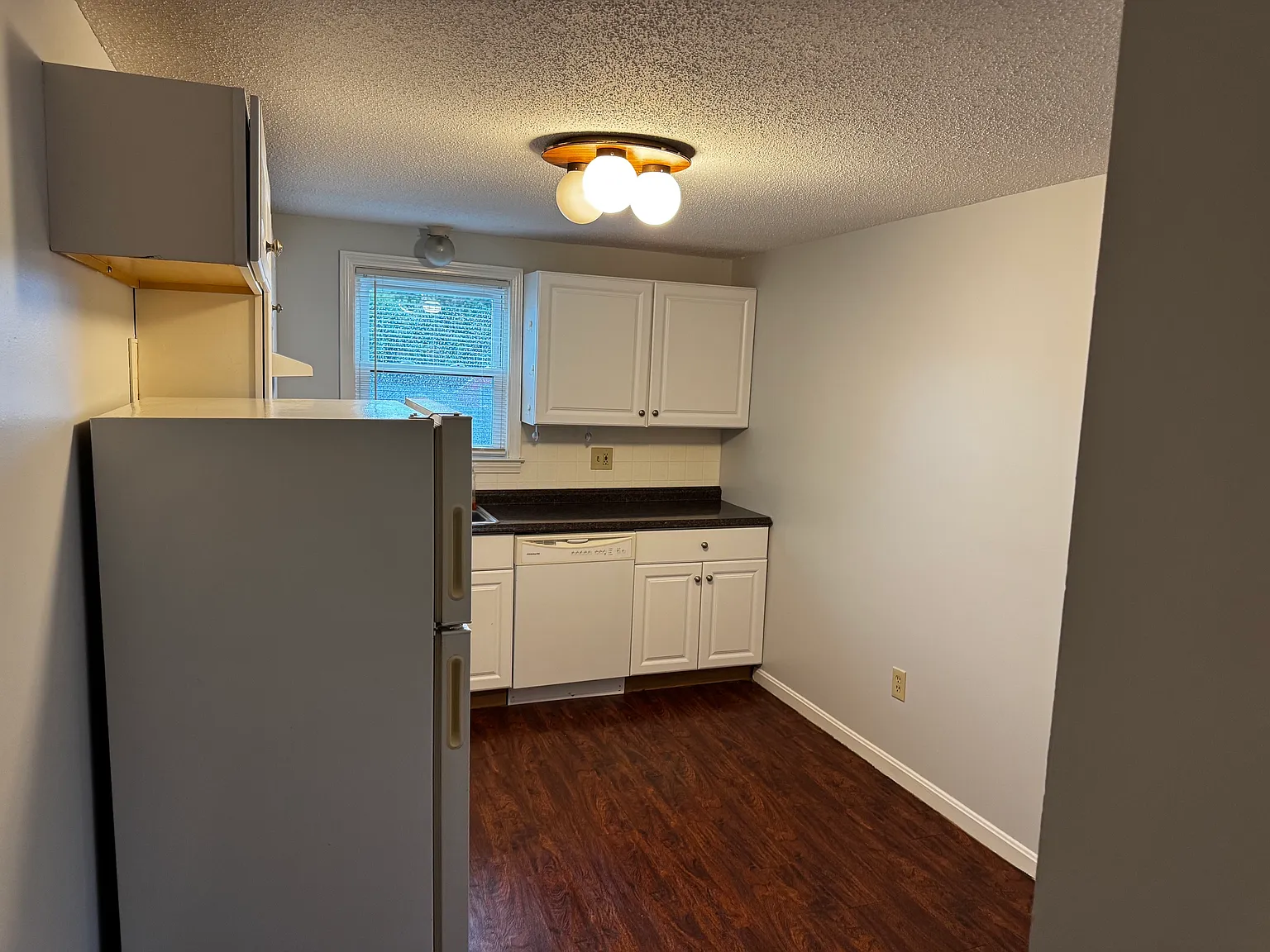 1 bed, 700 sqft, $1,650 — Photo 4