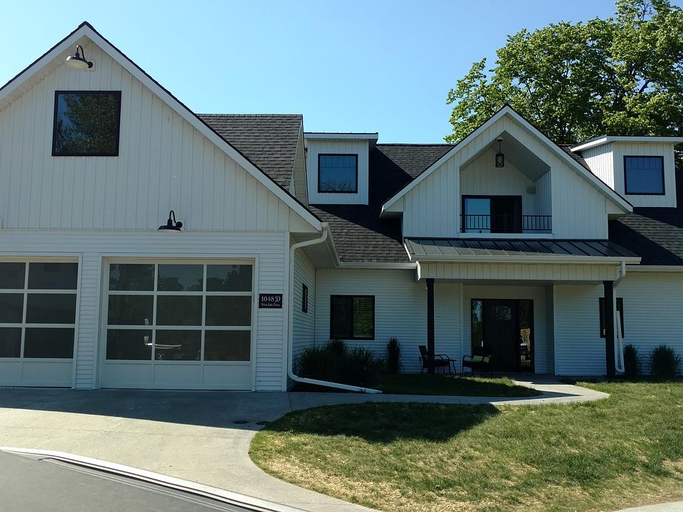 1st image of 1048D W Lake Dr