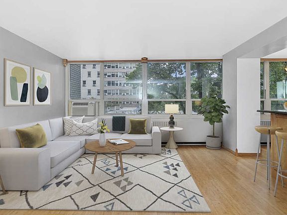 3rd image of 3950 N Lake Shore Dr APT 228