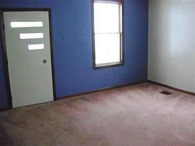 2nd image of 221 E Gunckel St
