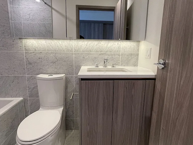 85 McMahon Dr #1203 — Photo 4