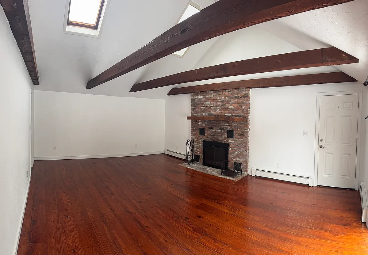 Building Photo - 108 High St #B