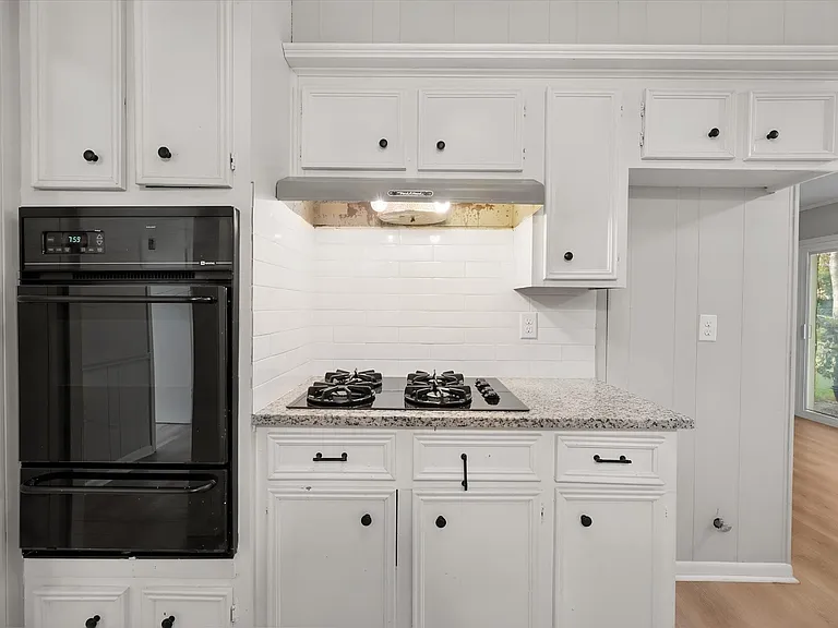 2604 Fairmont Cir — Photo 16