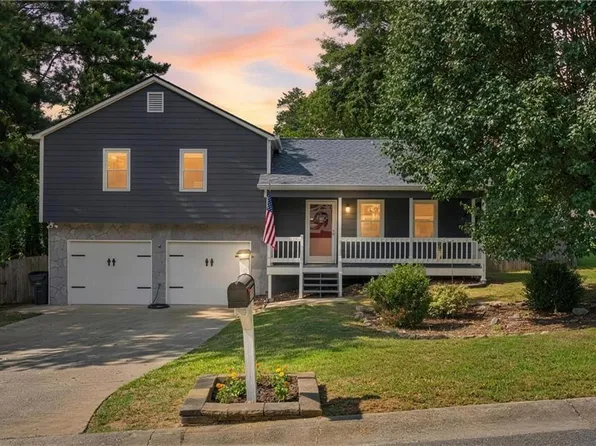 4983 Hunters Cove Dr, Acworth, GA 30101
